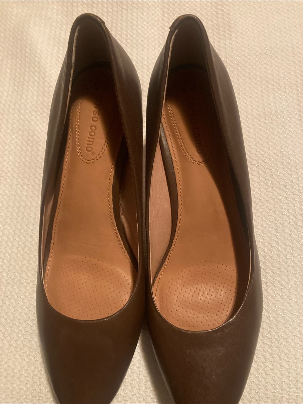Classic Brown Women's Leather Pumps by Corso Como